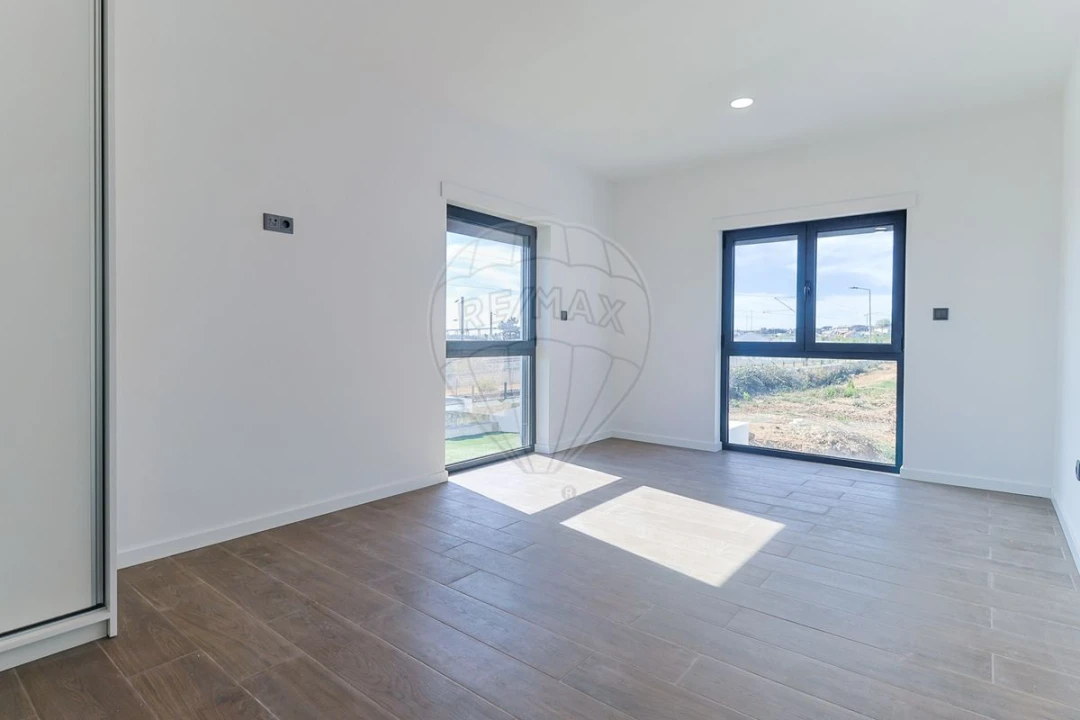 Moradia T4 para Venda em Vila Verde Foto 12