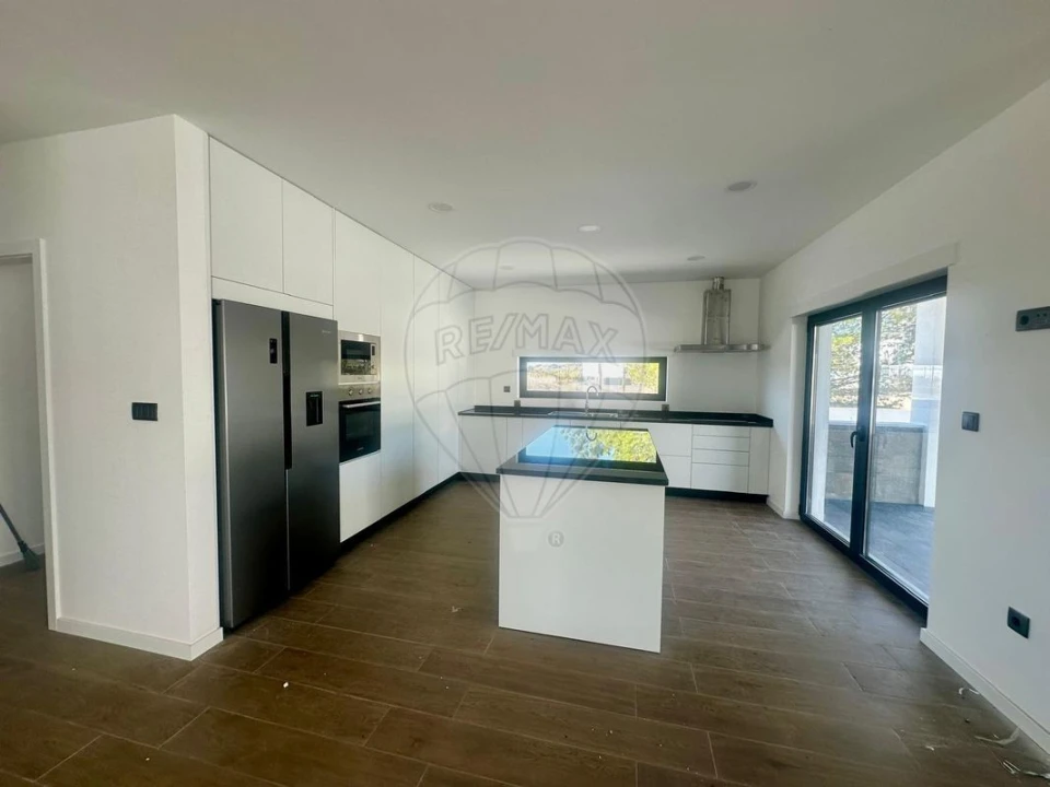 Moradia T4 para Venda em Vila Verde Foto 3