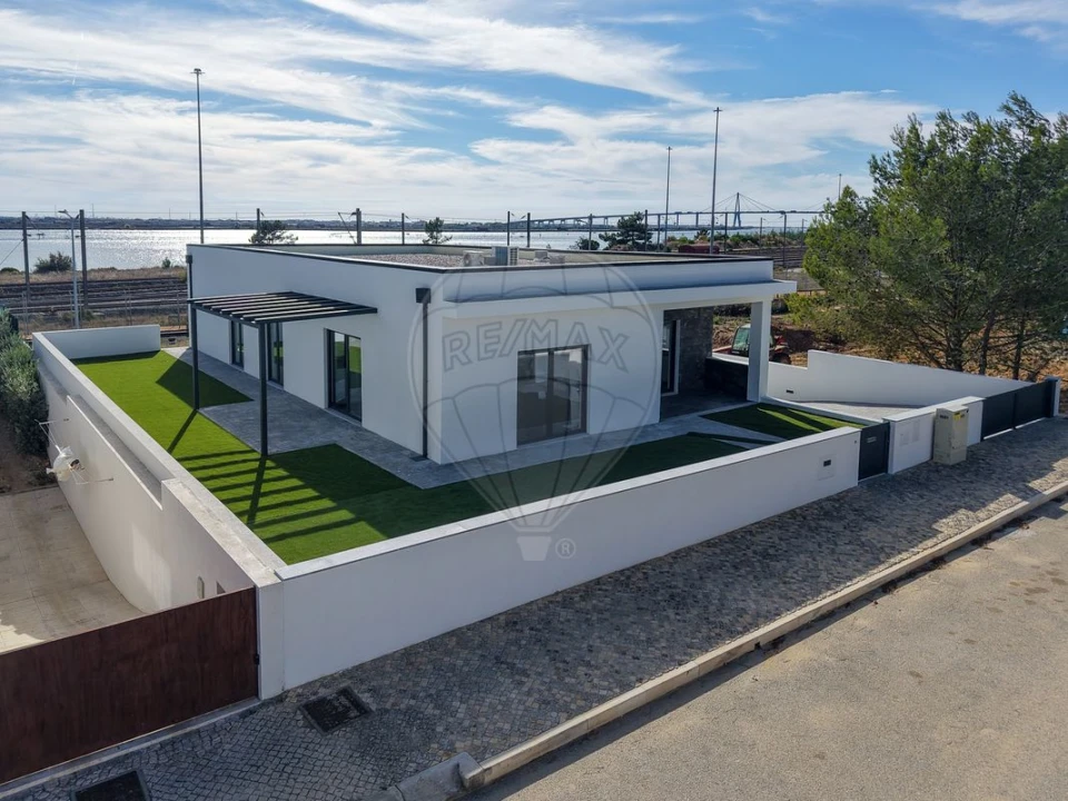 Moradia T4 para Venda em Vila Verde Foto 1