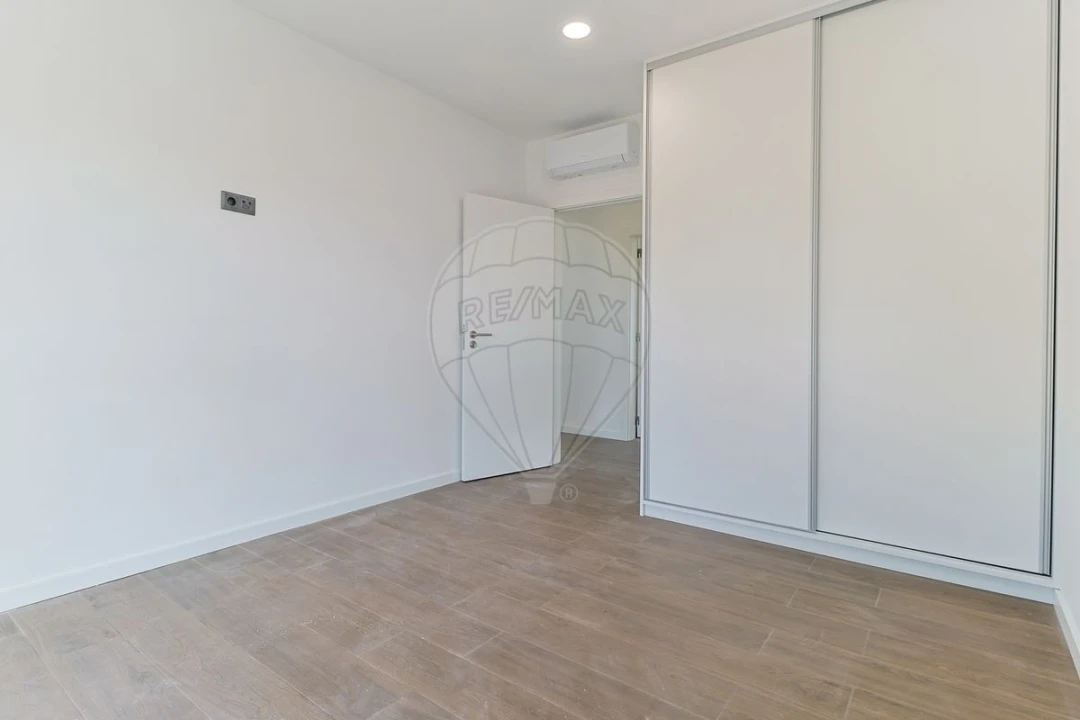 Moradia T4 para Venda em Vila Verde Foto 9