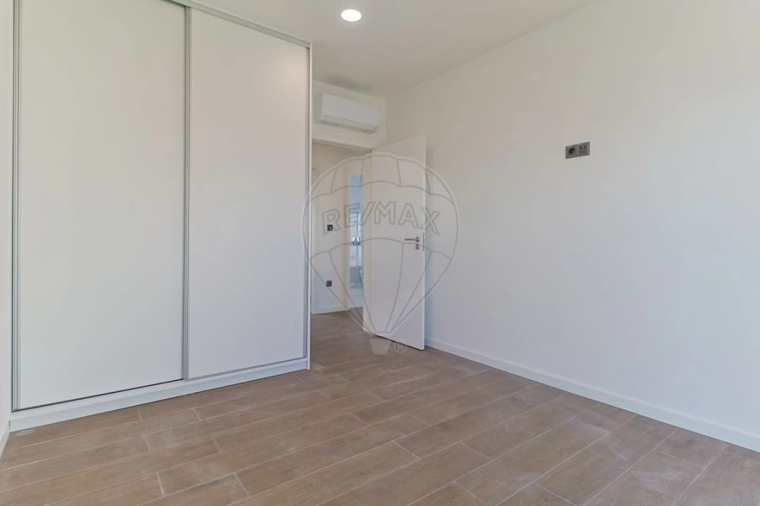 Moradia T4 para Venda em Vila Verde Foto 10