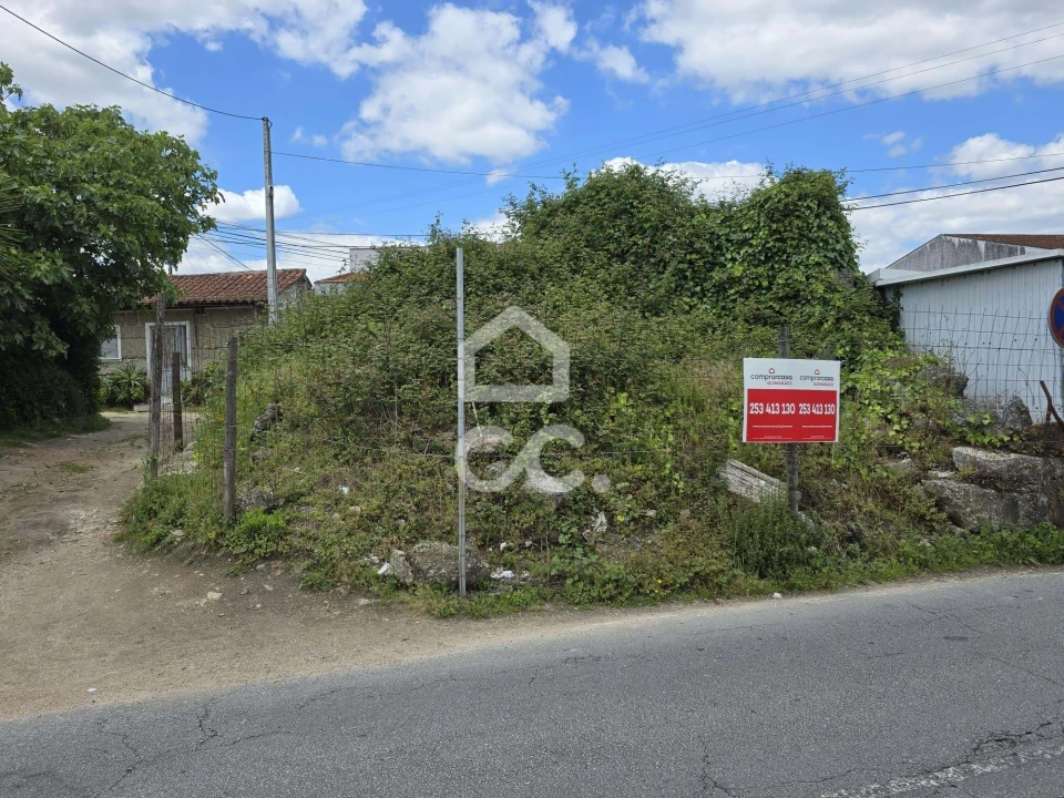 Terreno para Venda em Selho (São Jorge) Foto 2