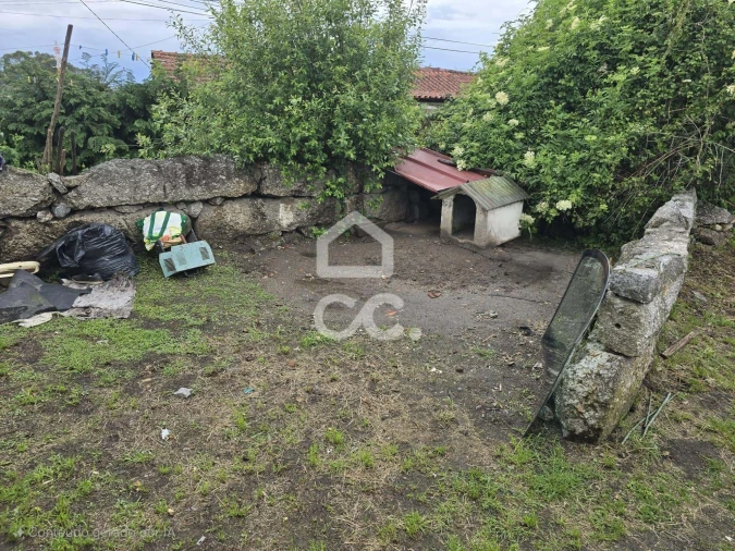 Moradia T2 para Venda em Selho (São Jorge) Foto 2