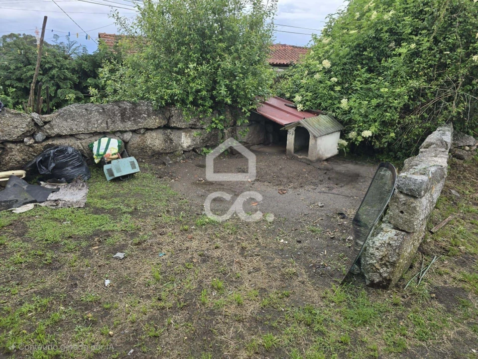 Moradia T2 para Venda em Selho (São Jorge) Foto 2