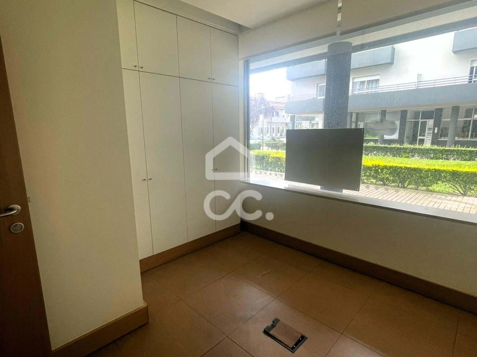 Negócio para Venda em Delães Foto 9