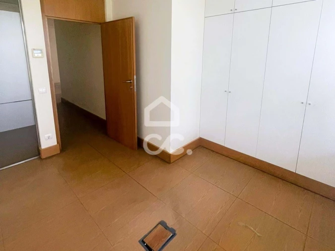 Negócio para Venda em Delães Foto 12