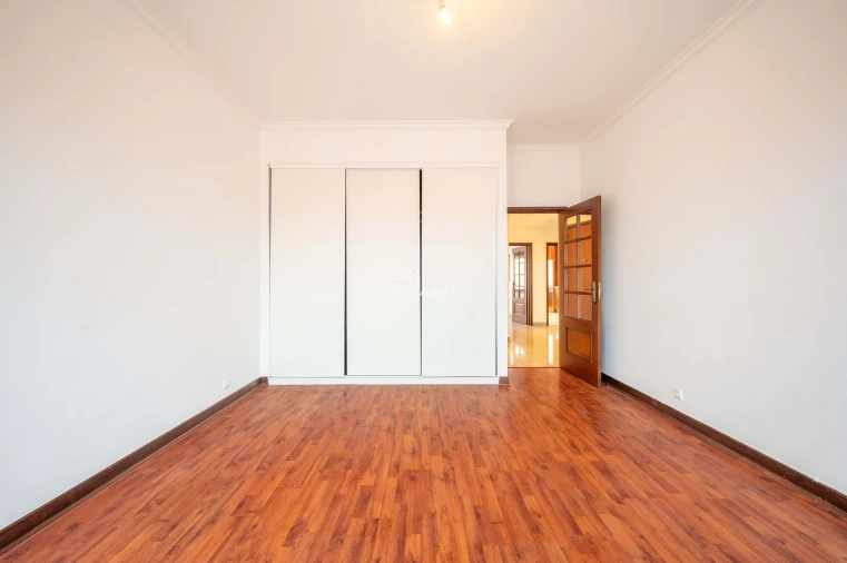 Apartamento T2 para Venda em Campo de Ourique Foto 7