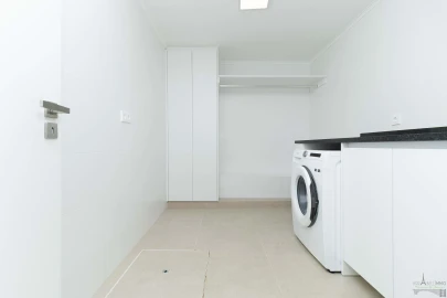 Moradia T5 para Venda em Carcavelos e Parede
