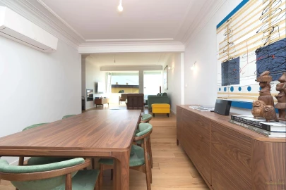 Moradia T5 para Venda em Carcavelos e Parede
