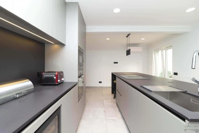 Moradia T5 para Venda em Carcavelos e Parede