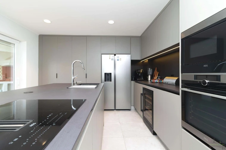 Moradia T5 para Venda em Carcavelos e Parede Foto 10