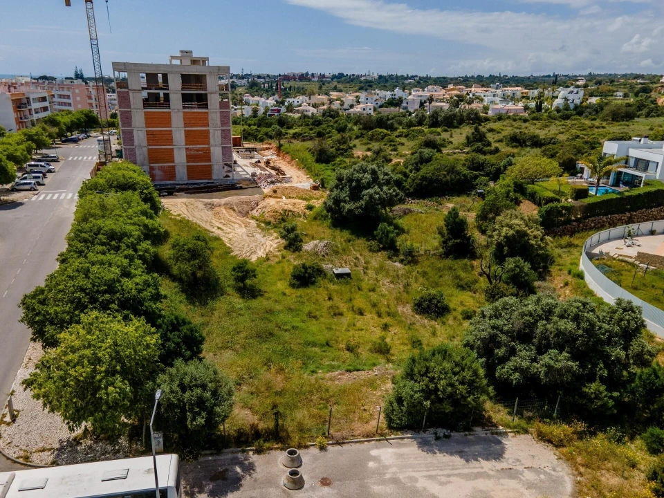 Terreno para Venda em Armação de Pera Foto 15