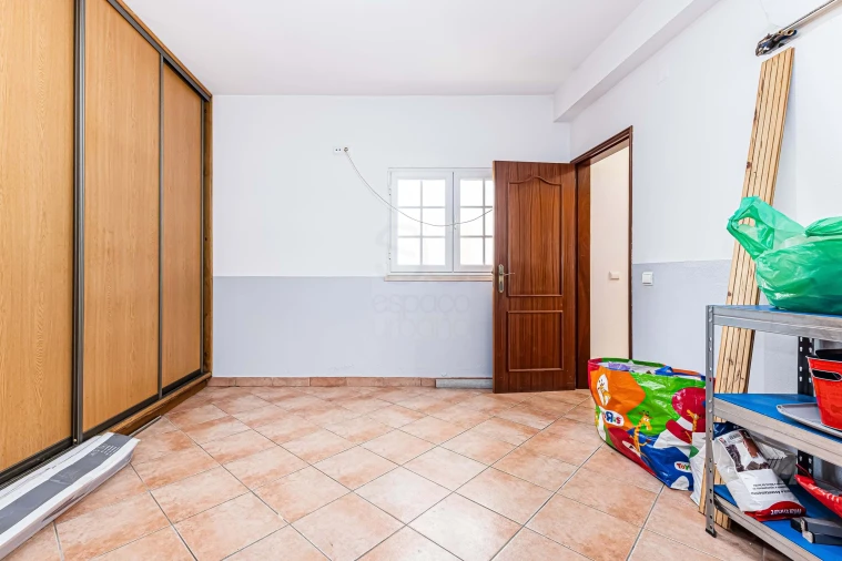 Moradia T4 para Venda em São Silvestre Foto 28