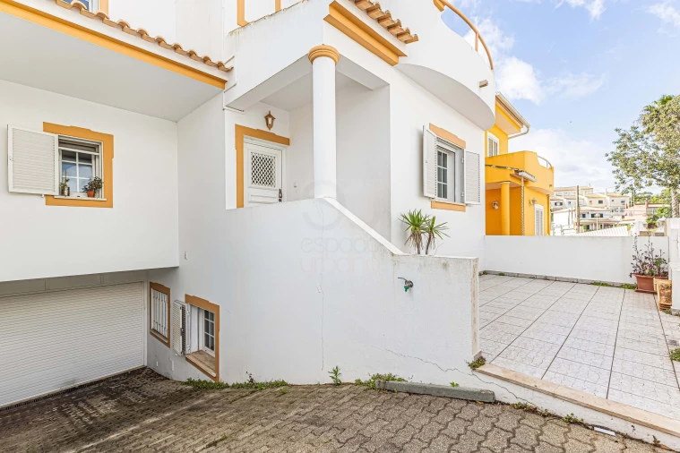 Moradia T4 para Venda em São Silvestre Foto 23