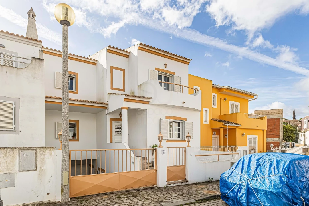 Moradia T4 para Venda em São Silvestre Foto 1