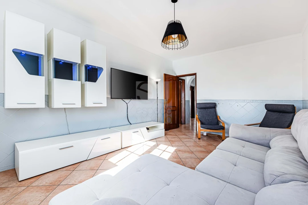 Moradia T4 para Venda em São Silvestre Foto 2