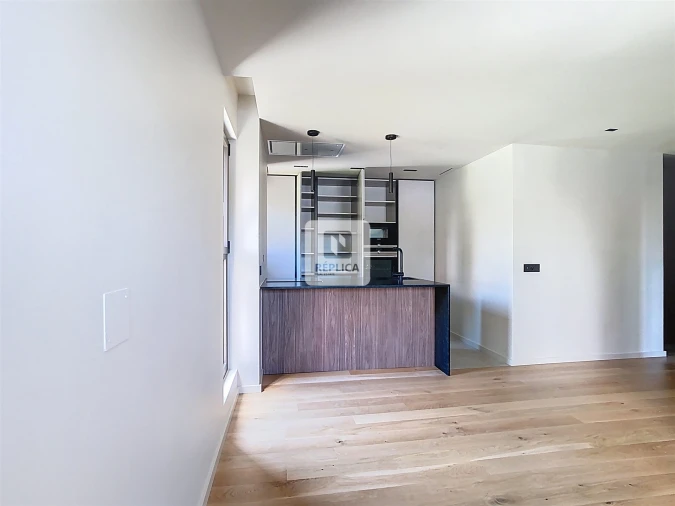 Apartamento T1 para Arrendamento em Ramalde Foto 6