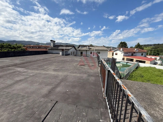 Moradia T6 para Venda em Lordelo Foto 37