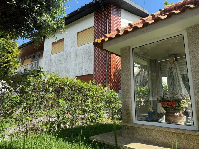 Moradia T6 para Venda em Lordelo Foto 5