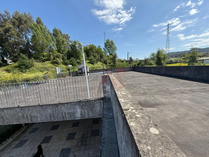 Moradia T6 para Venda em Lordelo Foto 38