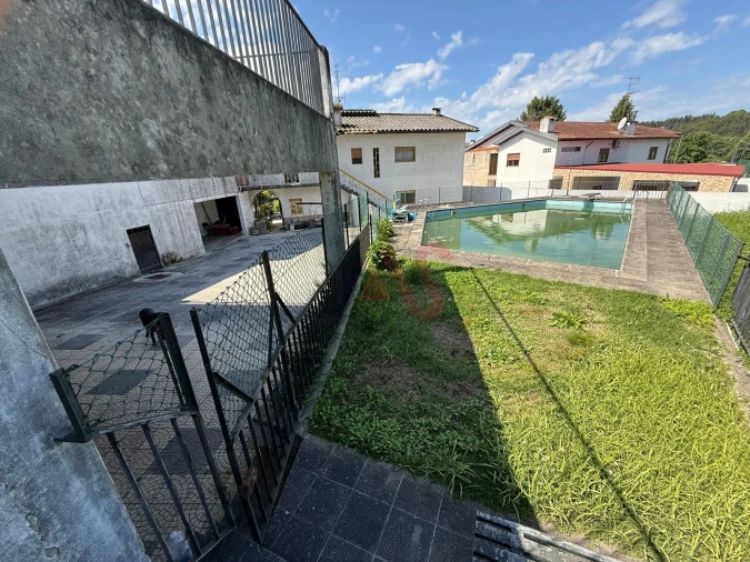 Moradia T6 para Venda em Lordelo Foto 3