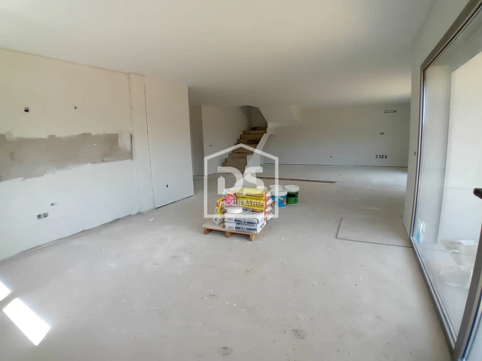 Moradia T4 para Venda em Batalha Foto 5