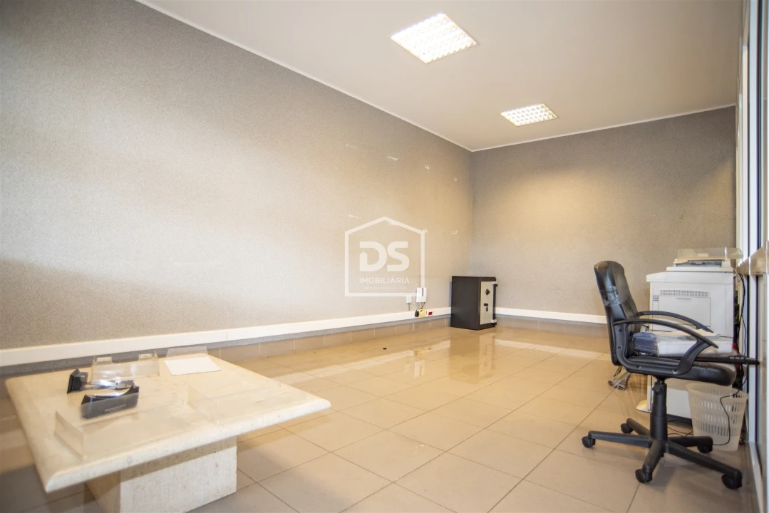 Armazém para Venda em Penafiel Foto 10