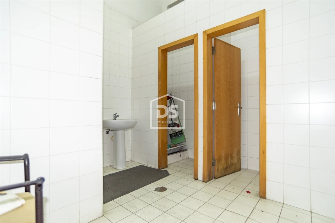Armazém para Venda em Penafiel Foto 26