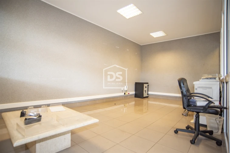 Armazém para Venda em Penafiel Foto 10