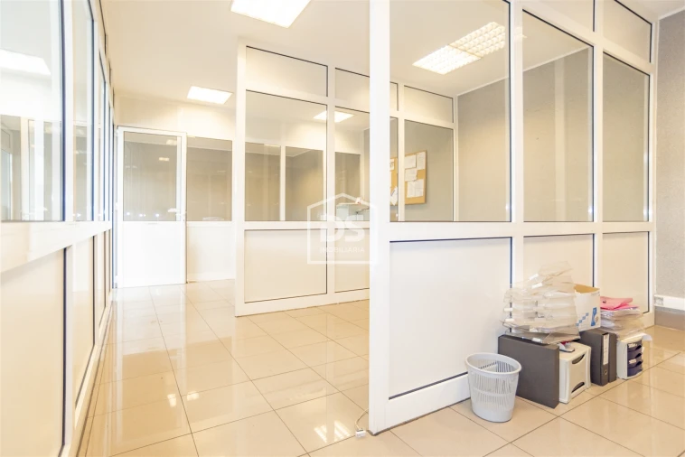 Armazém para Venda em Penafiel Foto 13