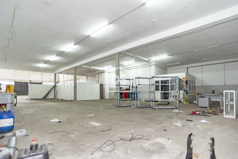 Armazém para Venda em Penafiel Foto 33