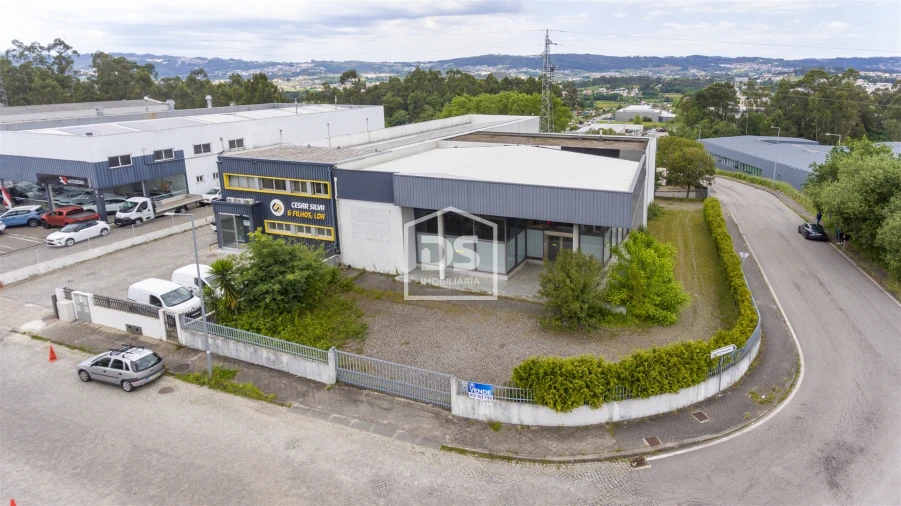 Armazém para Venda em Penafiel