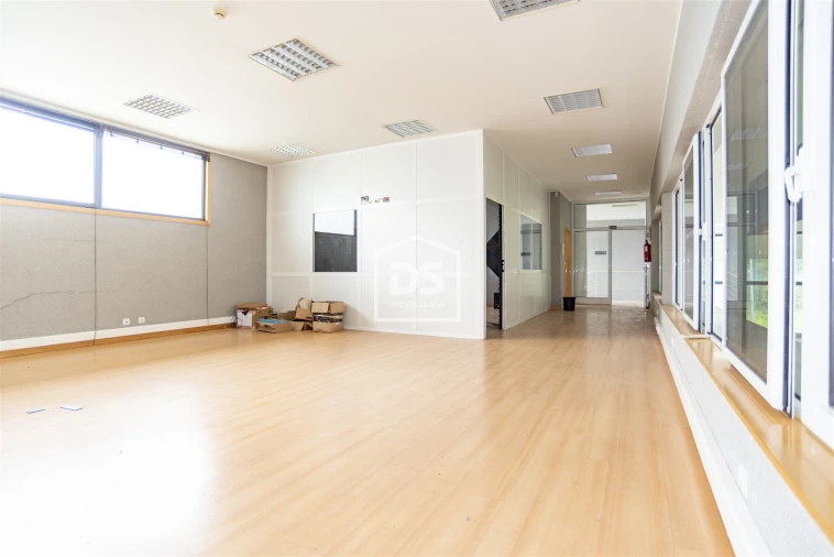 Armazém para Venda em Penafiel Foto 21