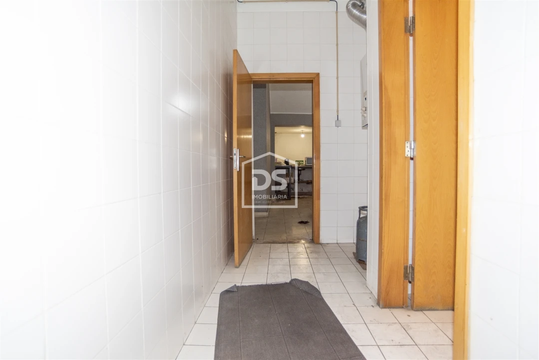 Armazém para Venda em Penafiel Foto 27