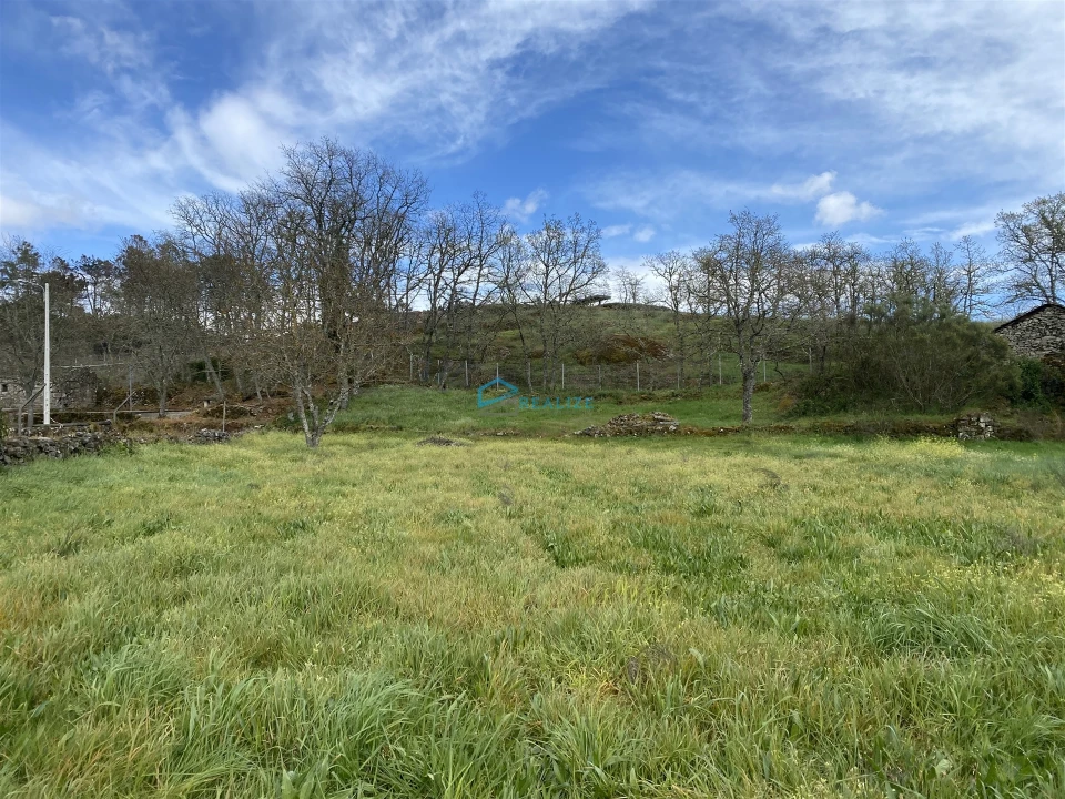 Terreno para Venda em Constantim e Vale de Nogueiras Foto 1