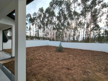 Moradia T3 para Venda em Santa Eufémia e Boa Vista