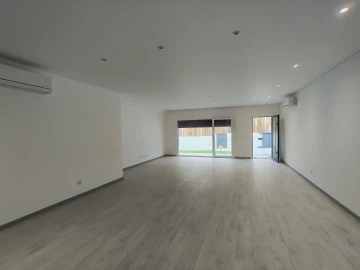 Moradia T3 para Venda em Santa Eufémia e Boa Vista