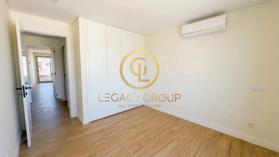 Apartamento T4 para Venda em Almancil Foto 13
