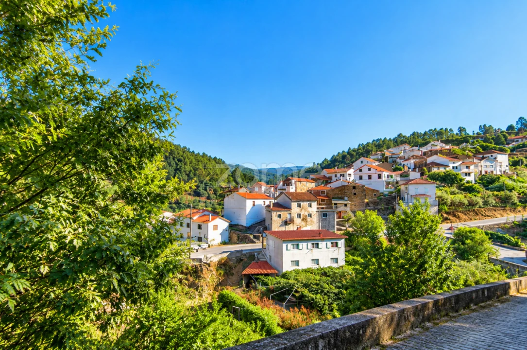 Moradia T5 para Venda em Pampilhosa da Serra Foto 1