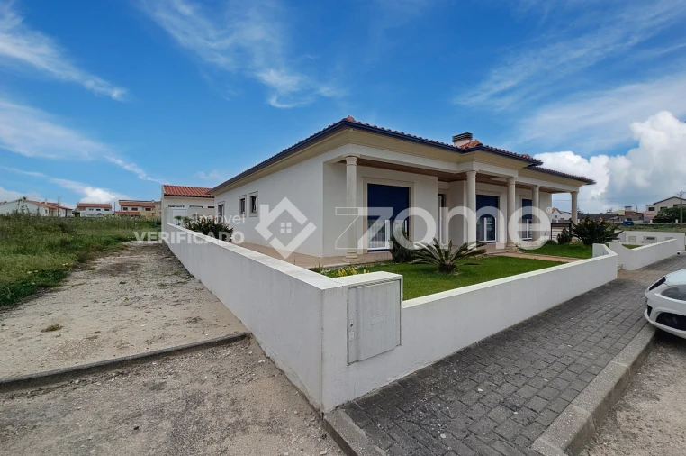 Moradia T3 para Venda em Lavos Foto 4