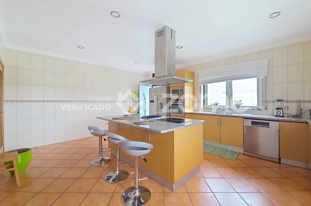 Moradia T3 para Venda em Lavos Foto 24