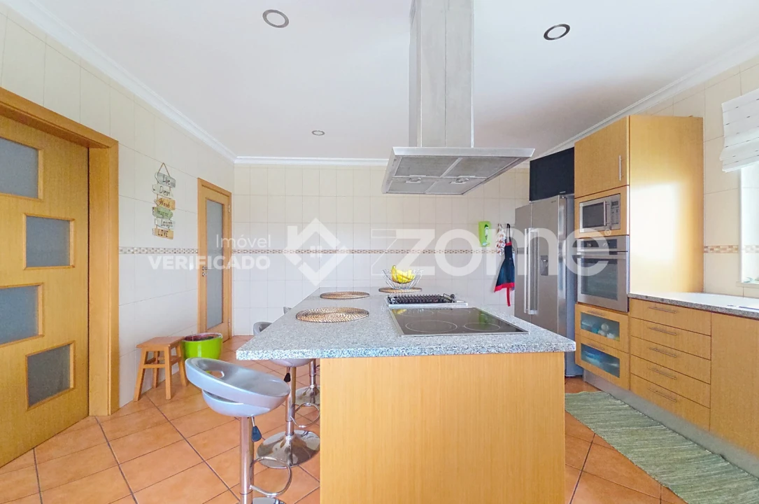 Moradia T3 para Venda em Lavos Foto 27