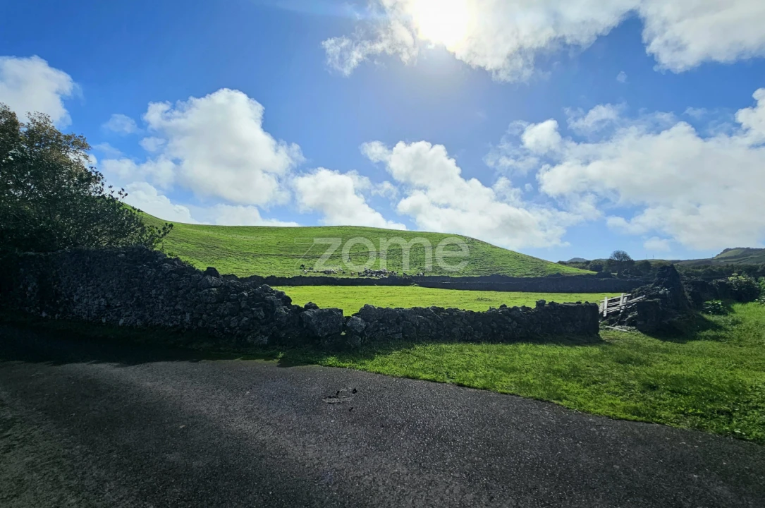 Terreno para Venda em Rabo de Peixe Foto 7