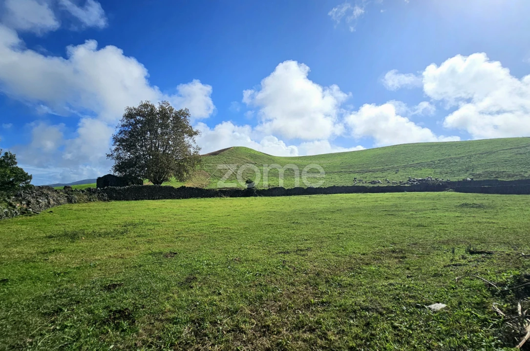 Terreno para Venda em Rabo de Peixe Foto 8