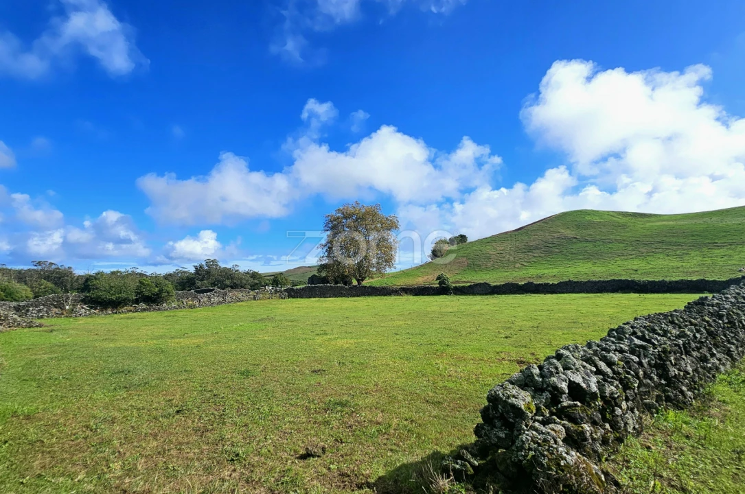 Terreno para Venda em Rabo de Peixe Foto 11
