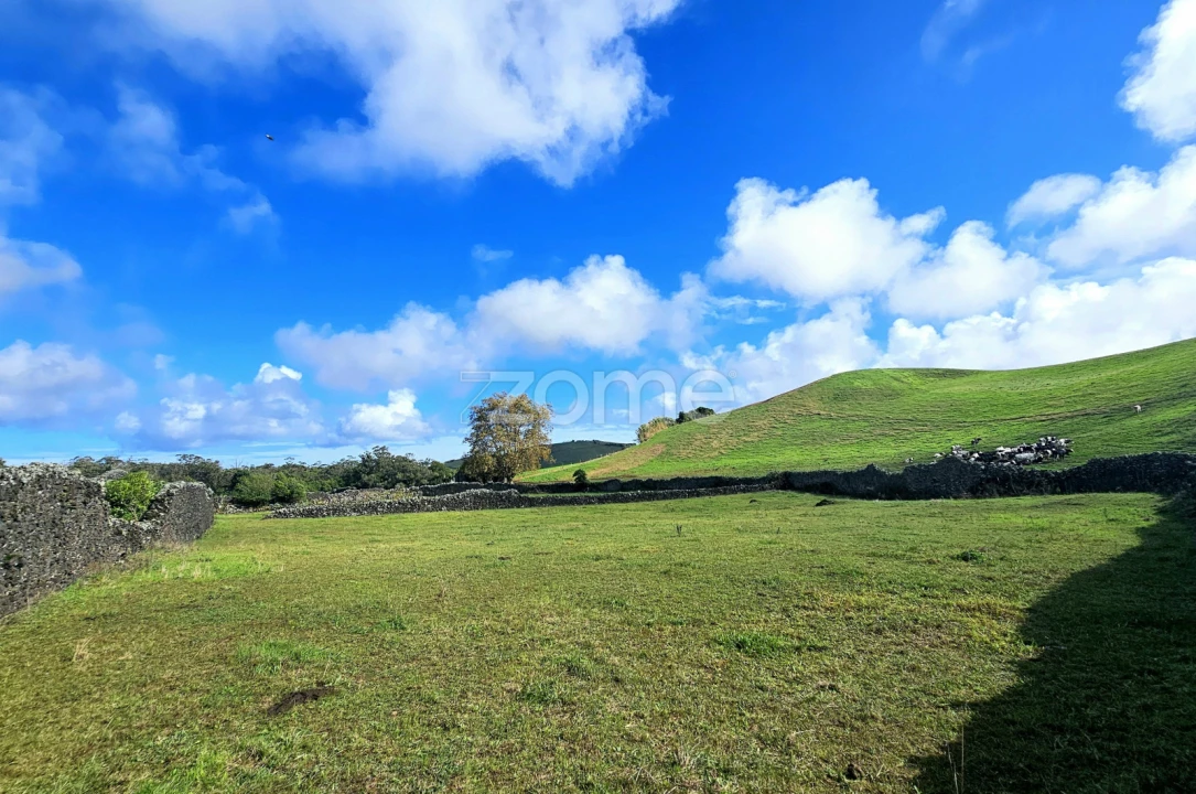 Terreno para Venda em Rabo de Peixe Foto 13