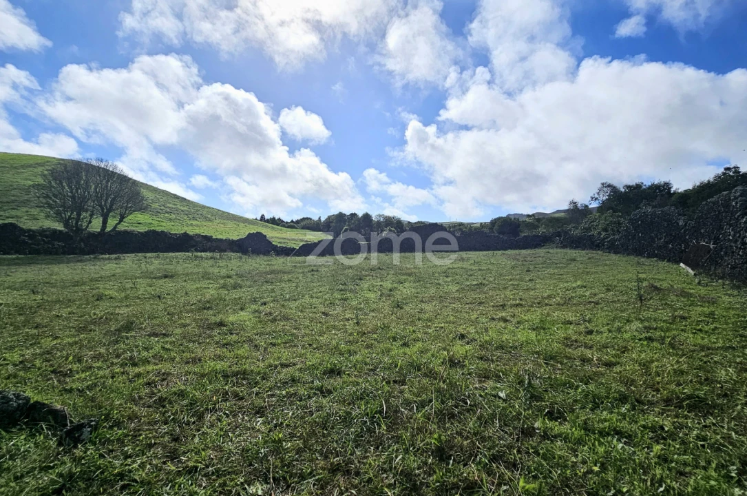 Terreno para Venda em Rabo de Peixe Foto 14