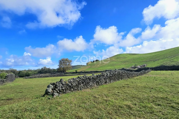 Terreno para Venda em Rabo de Peixe Foto 14