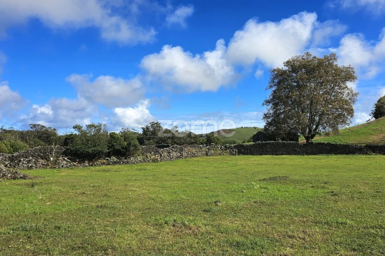 Terreno para Venda em Rabo de Peixe Foto 15