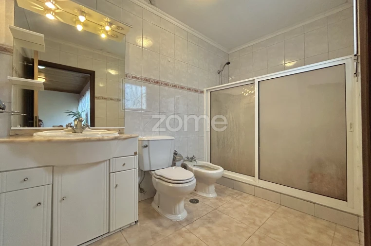 Moradia T6 para Venda em Ponta Delgada (São Sebastião) Foto 13